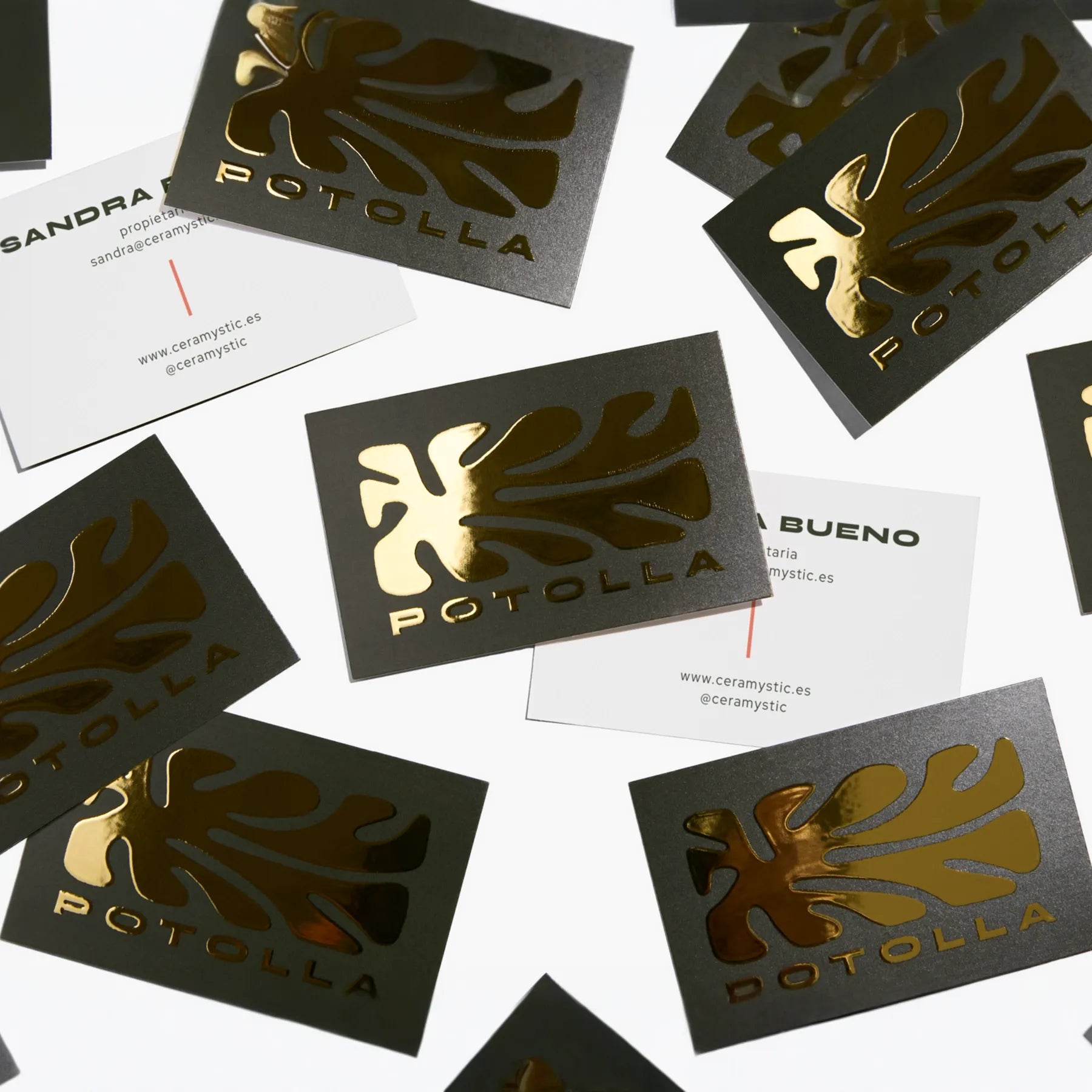 Tarjetas de visita con relieve metalizado